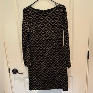 Jessica Howard Black and Gold Patterned Dress